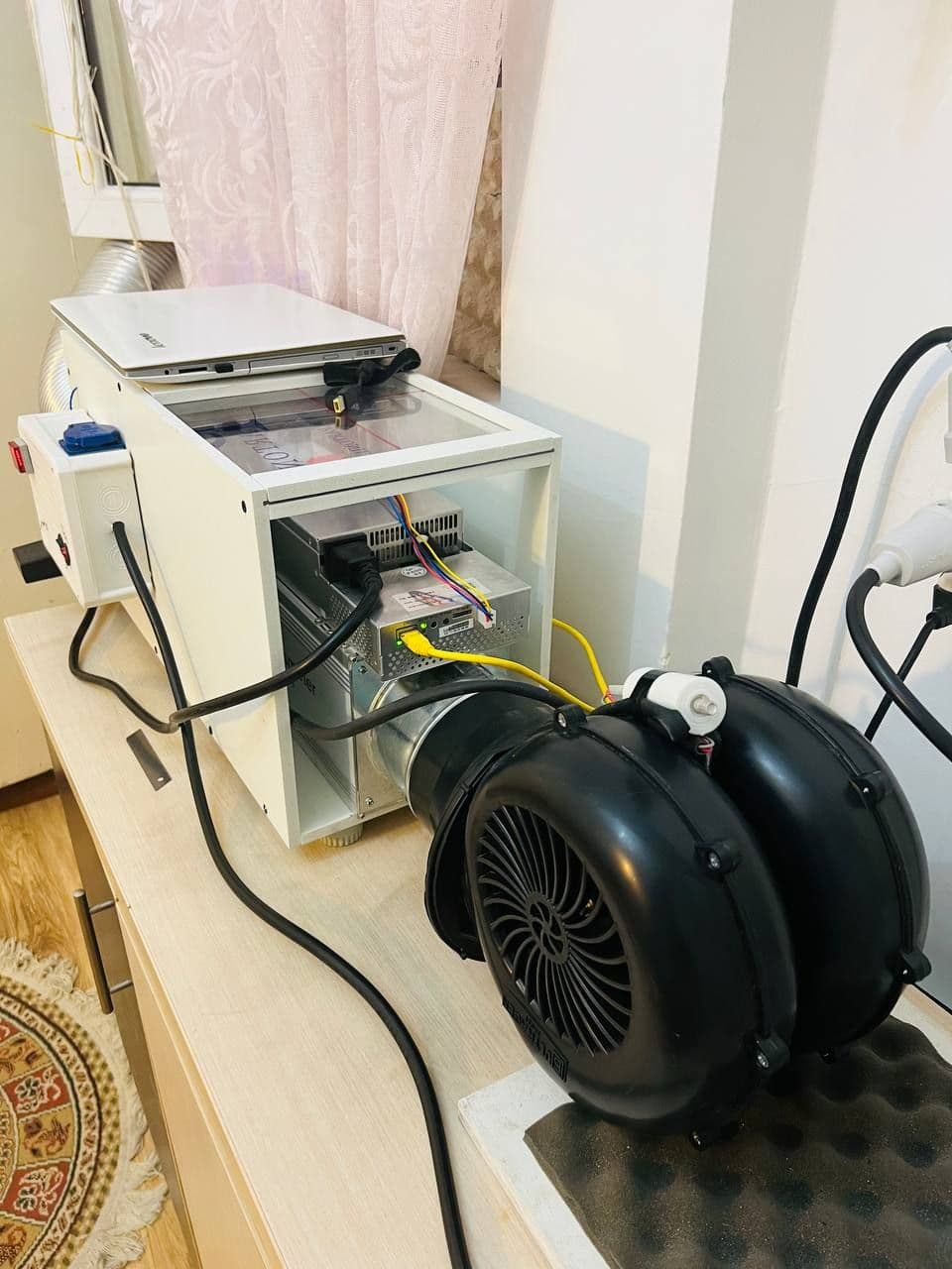 این مدل سایلنت باکس برای دستگاههای سری m هست .